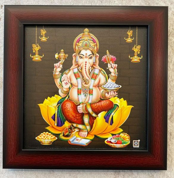 Vinayakar with lotus